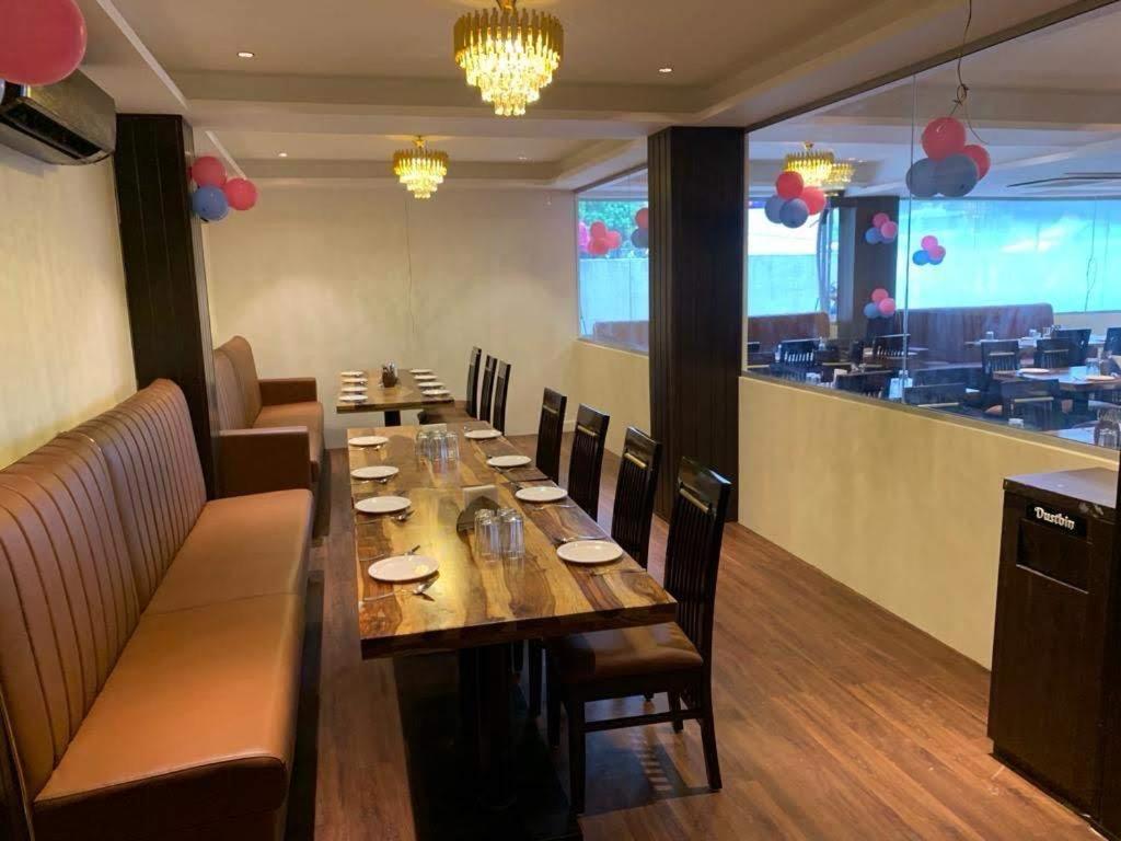 Hotel Opal Plaza Executive Waluj Buzurg Exterior photo