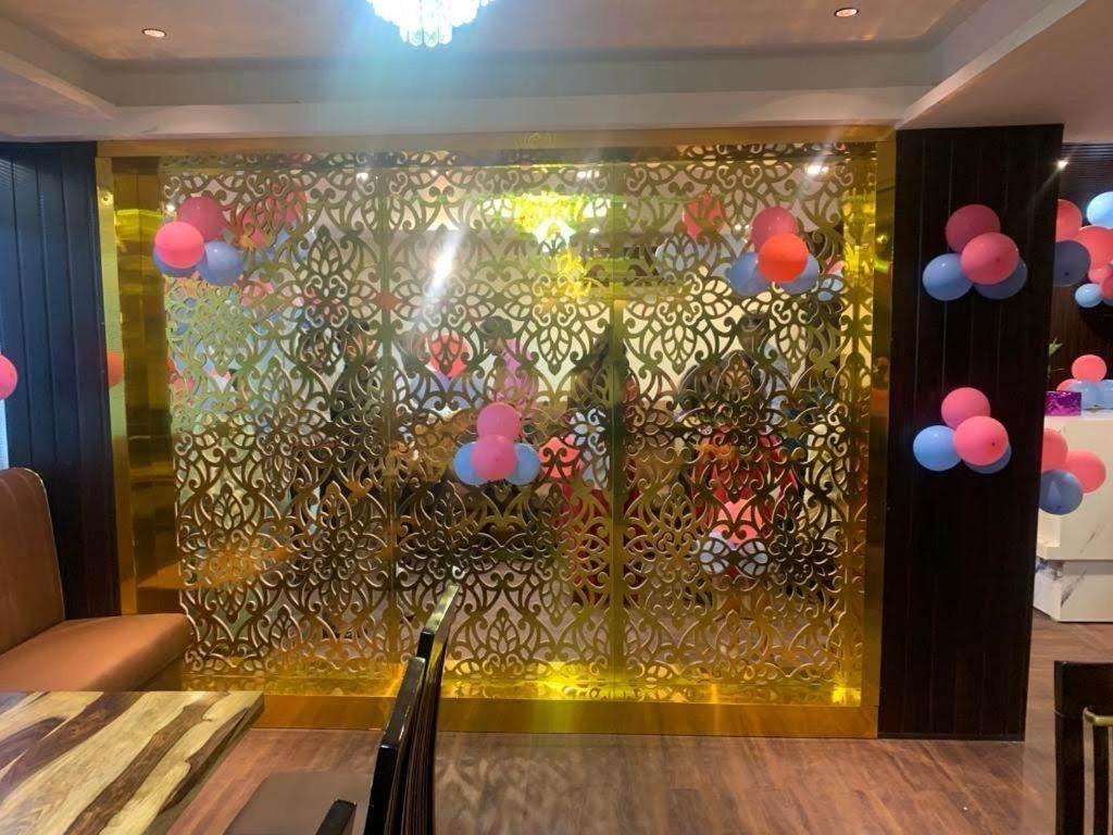 Hotel Opal Plaza Executive Waluj Buzurg Exterior photo