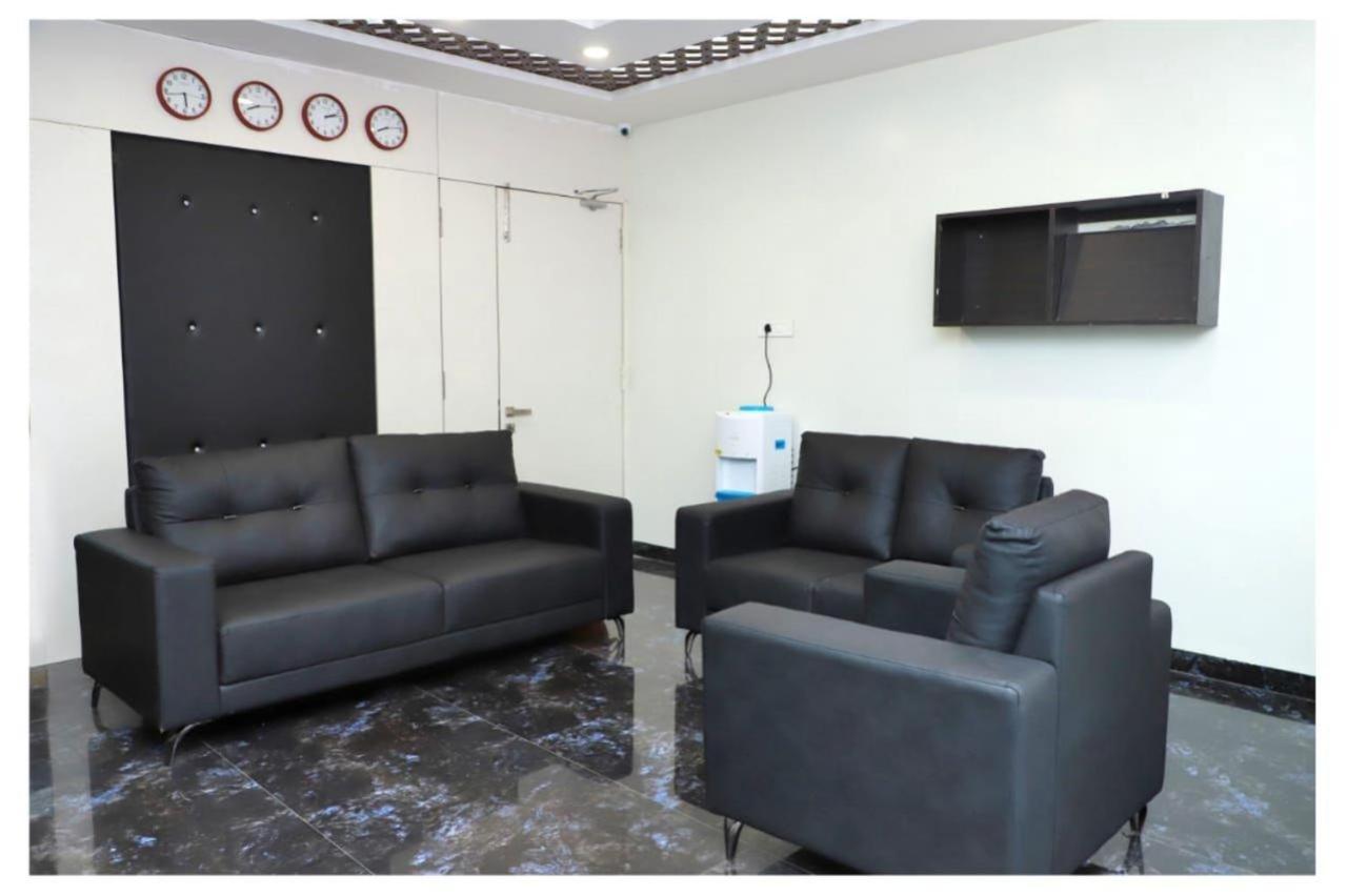 Hotel Opal Plaza Executive Waluj Buzurg Exterior photo